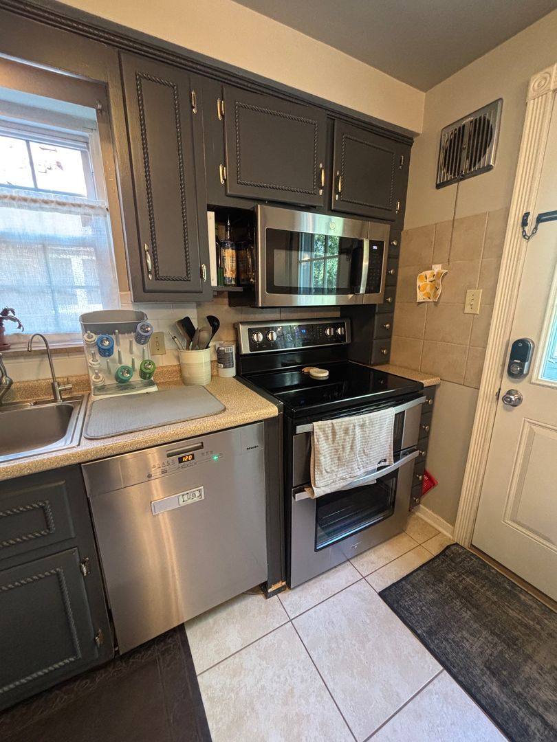 House for rent at 217 Roycroft Ave, Pittsburgh, PA 15234