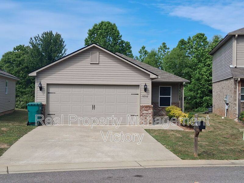 House for rent at 12516 Waterbury Way, Moundville, AL 35474