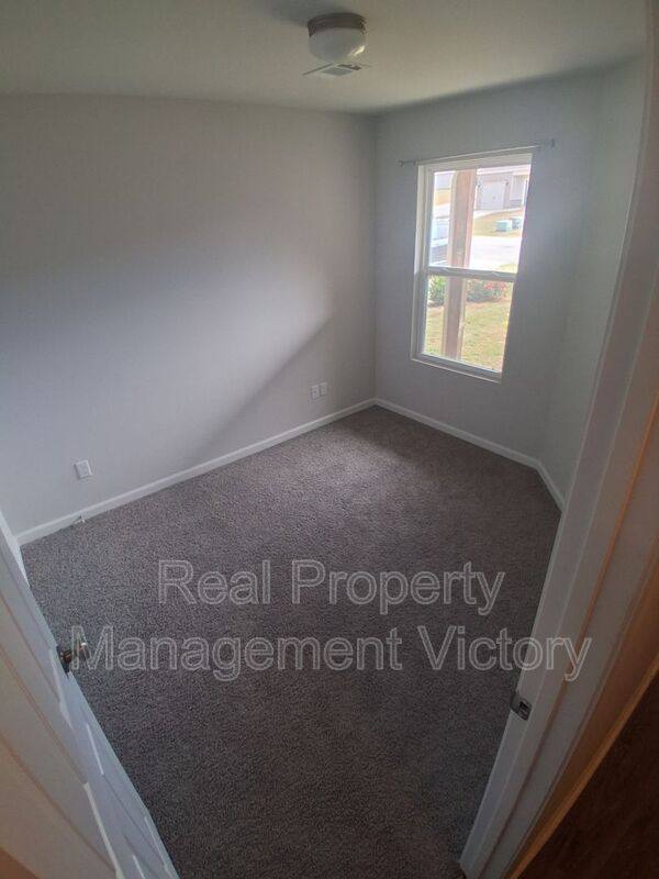 House for rent at 12516 Waterbury Way, Moundville, AL 35474