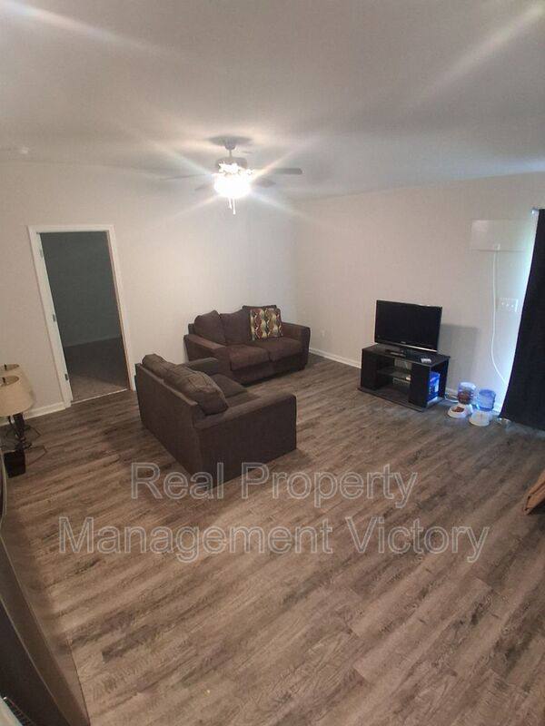 House for rent at 12516 Waterbury Way, Moundville, AL 35474