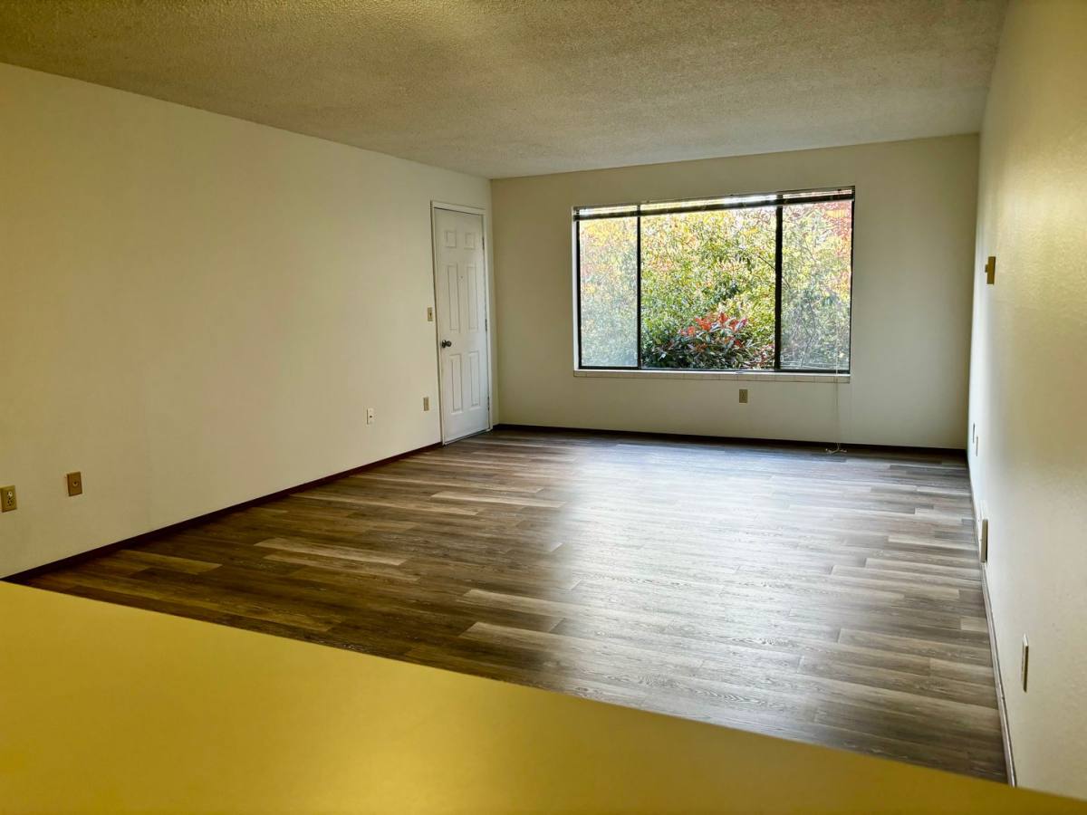 Apartment for rent at 17120 15th Ave NE, Seattle, WA 98155