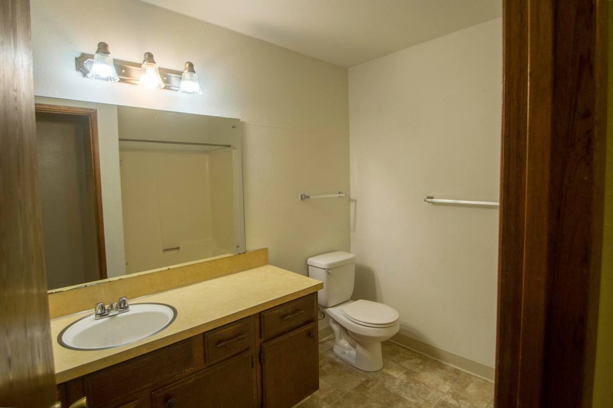 Apartment for rent at 17120 15th Ave NE, Seattle, WA 98155