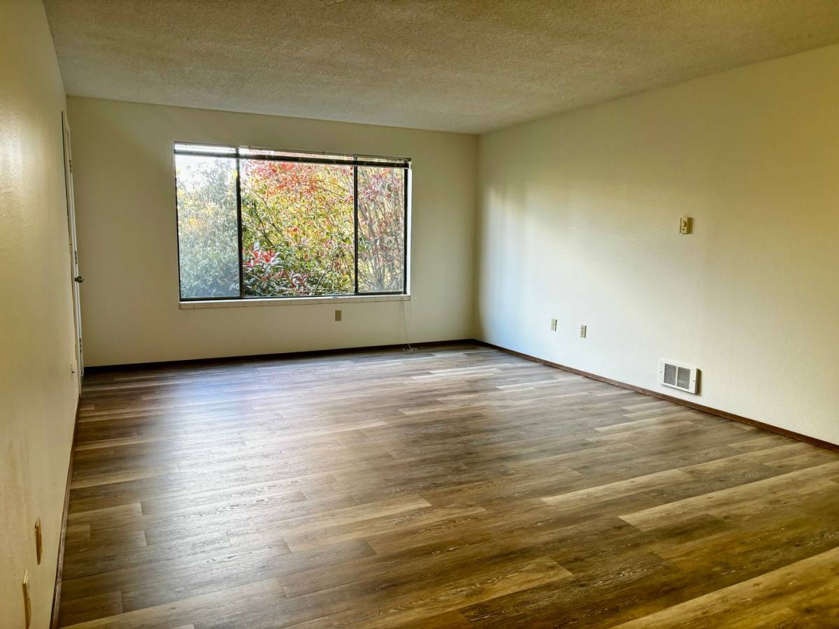 Apartment for rent at 17120 15th Ave NE, Seattle, WA 98155