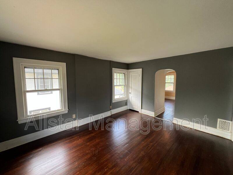 Apartment for rent at 411 9th St #UP, Elyria, OH 44035