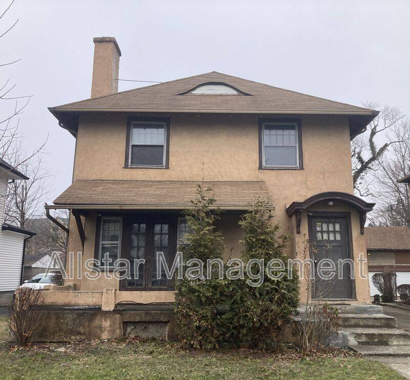 Apartment for rent at 411 9th St #UP, Elyria, OH 44035