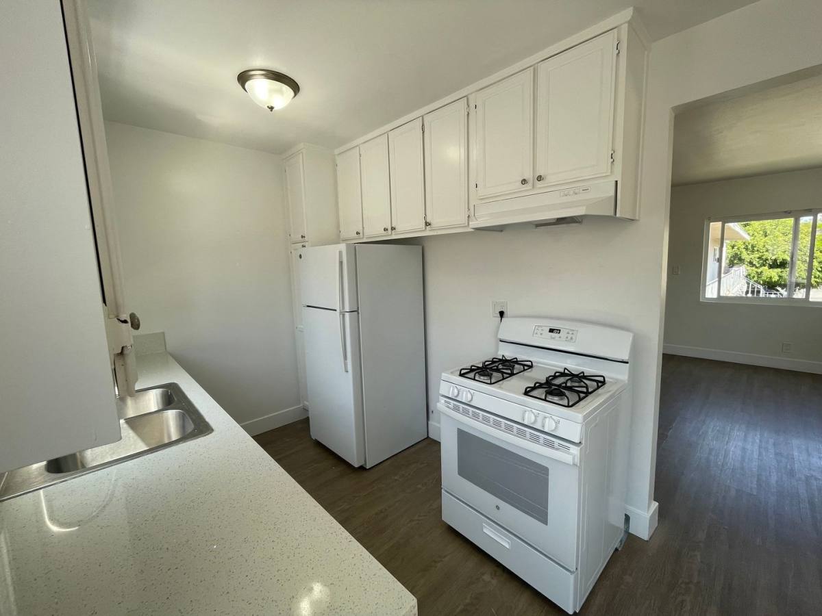 Apartment for rent at 1101 St Louis Ave, Long Beach, CA 90804