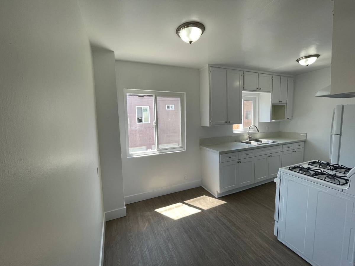 Apartment for rent at 1101 St Louis Ave, Long Beach, CA 90804