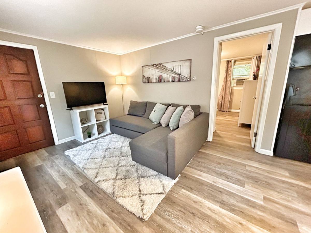 Apartment for rent at 611 Middle Turnpike, Storrs Mansfield, CT 06268