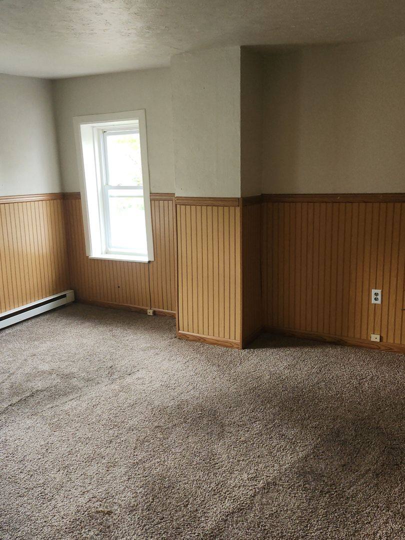Apartment for rent at 2889 Mercer Rd, New Kensington, PA 15068