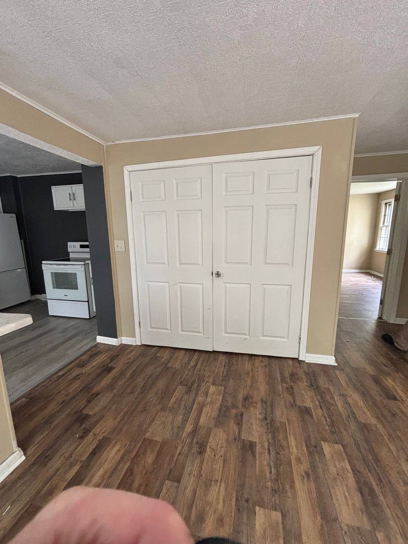Apartment for rent at 2889 Mercer Rd, New Kensington, PA 15068