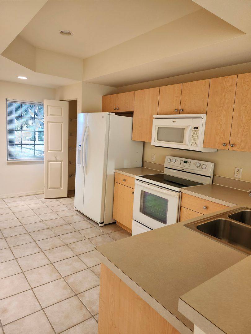 Townhouse for rent at 1216 Rio De Janeiro Ave, Punta Gorda, FL 33983