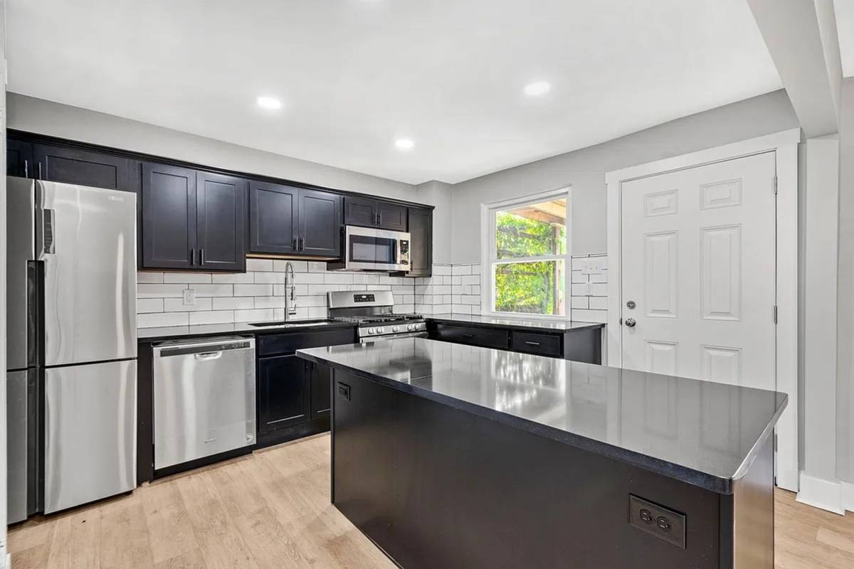 Apartment for rent at 408 E 8th Ave, Homestead, PA 15120
