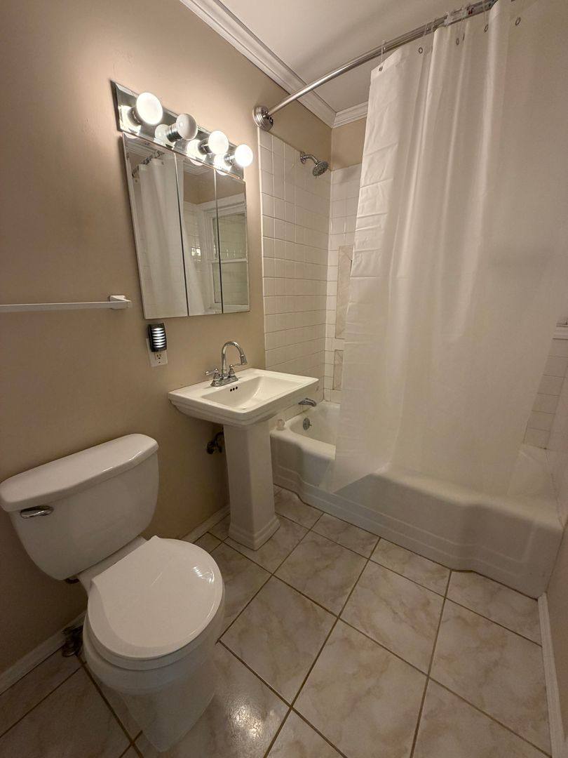 House for rent at 1225 W Main St, Collinsville, IL 62234