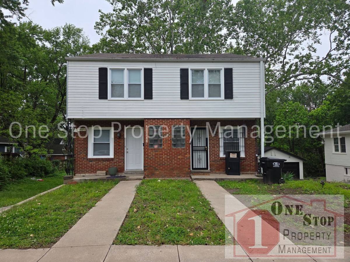 Apartment for rent at 1312 1 2 N Main St, Independence, MO 64050