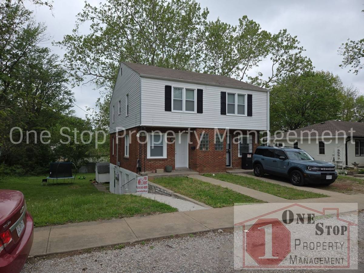 Apartment for rent at 1312 1 2 N Main St, Independence, MO 64050