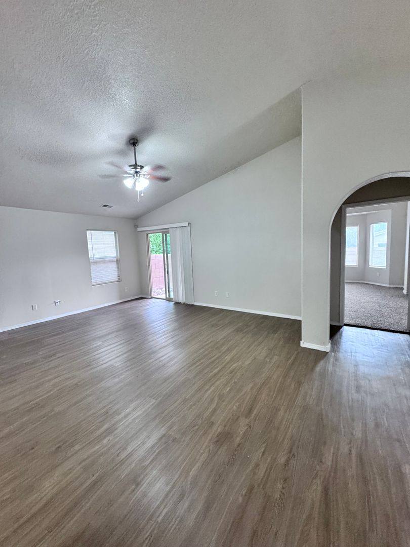 House for rent at 800 Prairie Sage Court SW, Los Lunas, NM 87031