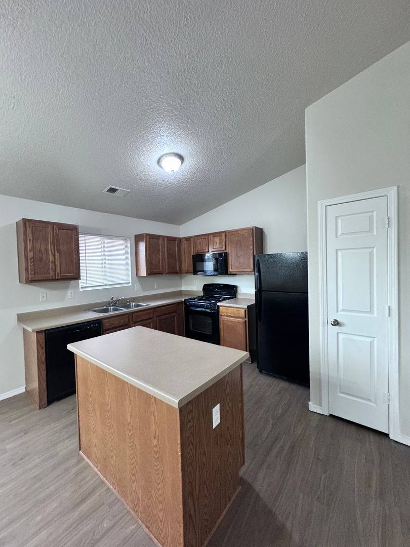 House for rent at 800 Prairie Sage Court SW, Los Lunas, NM 87031