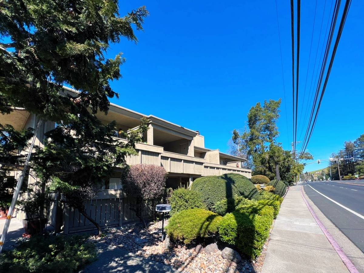 Apartment for rent at 680 Moraga Rd, Moraga, CA 94556