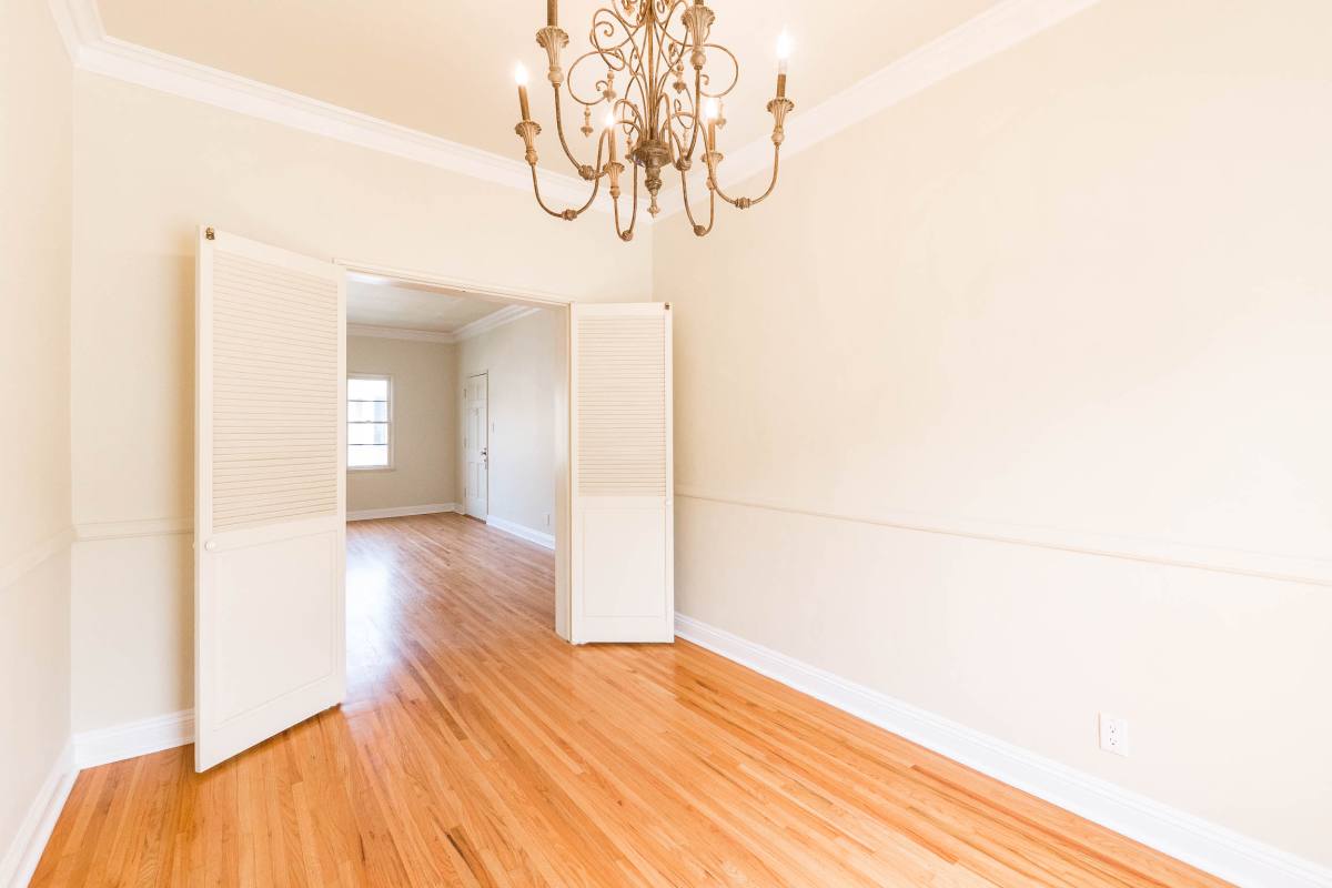 Apartment for rent at 1056 S Genesee Ave #4, Los Angeles, CA 90019