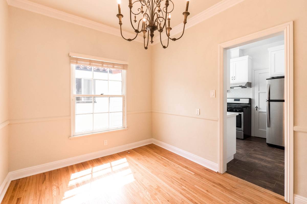 Apartment for rent at 1056 S Genesee Ave #4, Los Angeles, CA 90019