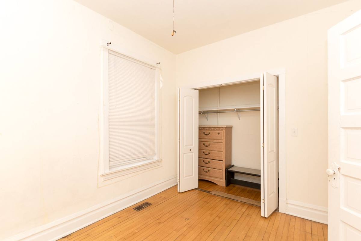 Apartment for rent at 1958 W Waveland Ave #1, Chicago, IL 60618