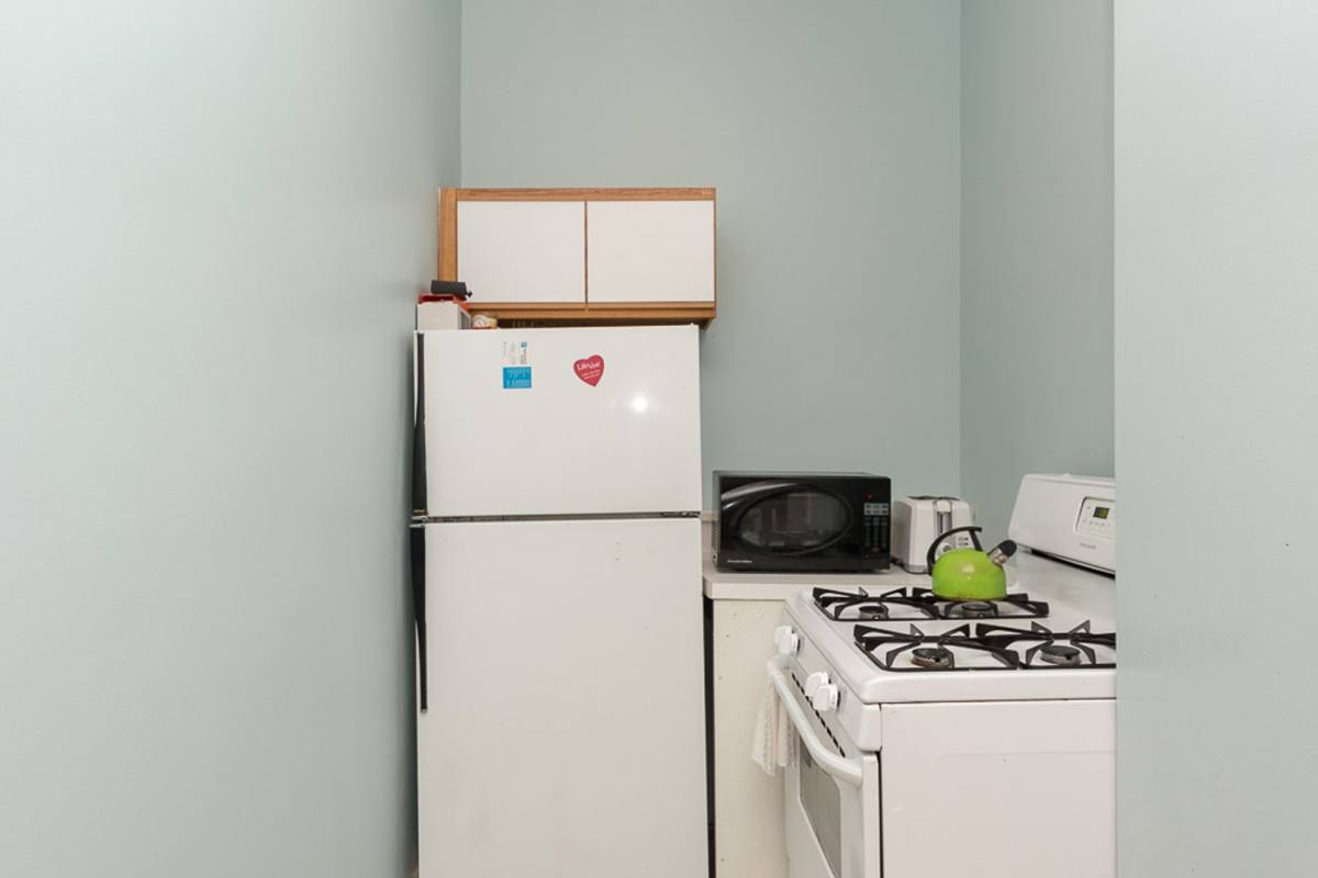 Apartment for rent at 1958 W Waveland Ave #1, Chicago, IL 60618