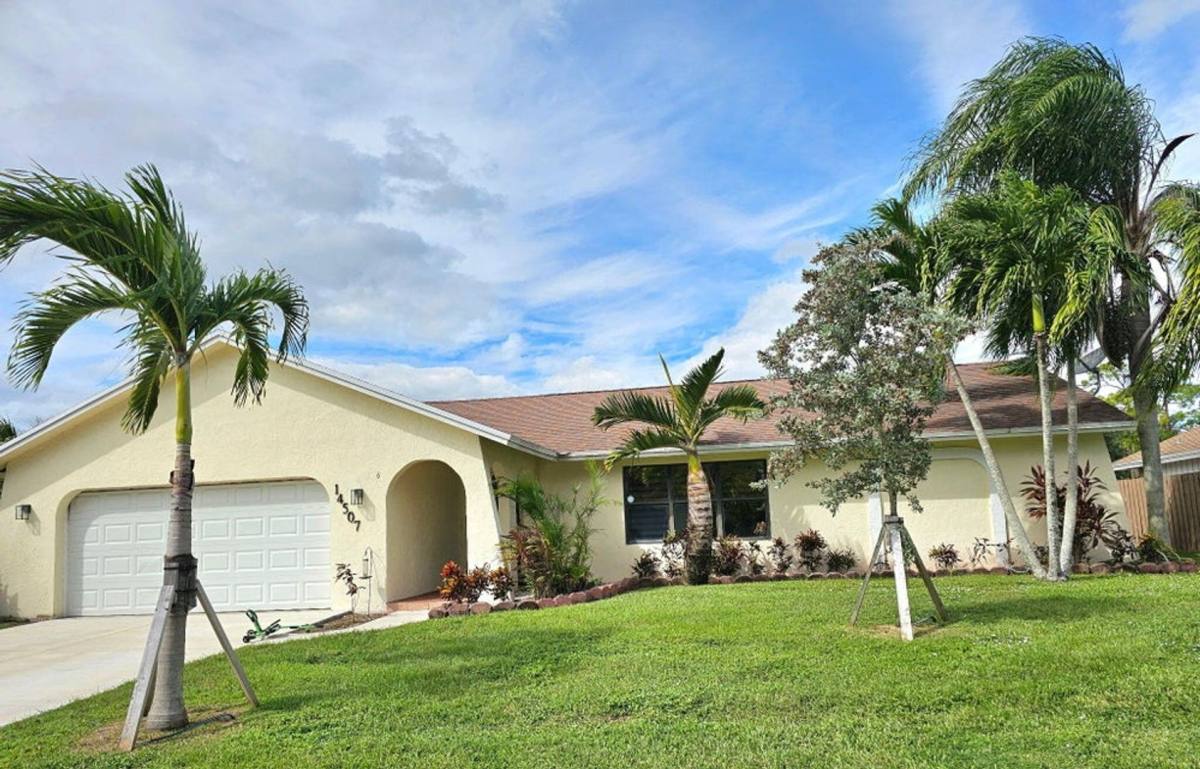 House for rent at 14507 Larkspur Lane, Wellington, FL 33414