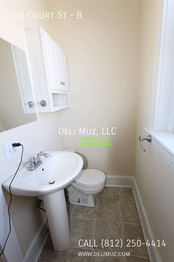 Apartment for rent at 706 Court St #B, Evansville, IN 47708