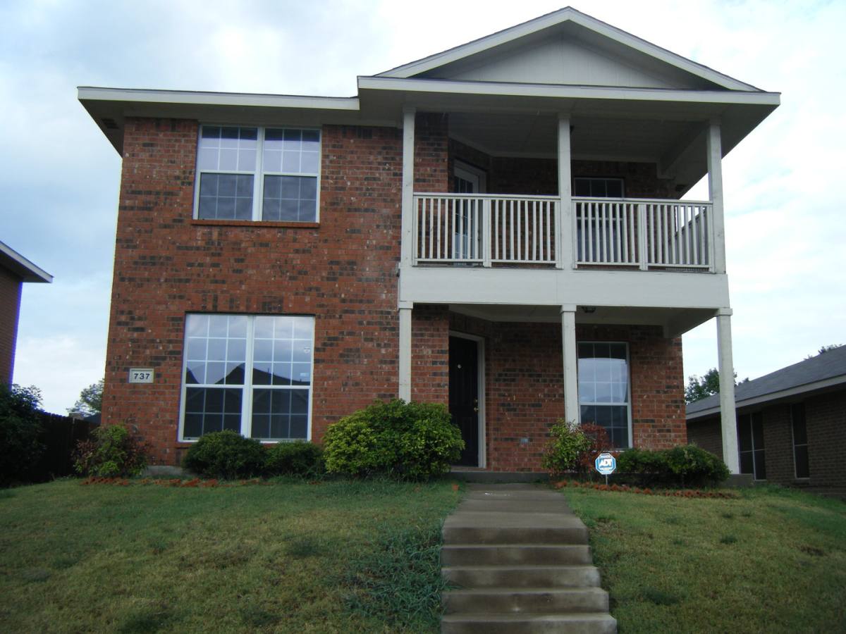 House for rent at 737 El Dorado Dr, Desoto, TX 75115