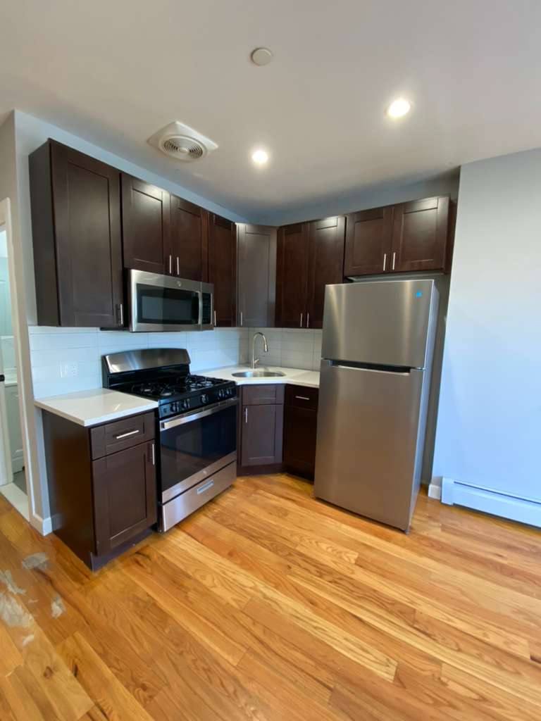 52A Yonkers Ave #2, Yonkers, NY 10701 - Apartment for Rent - Image 2