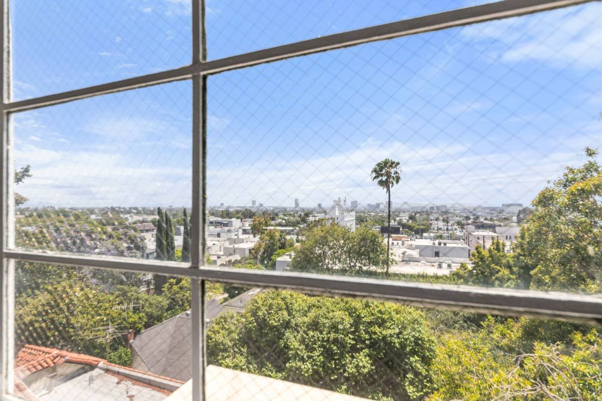 Apartment for rent at 8440 Fountain Ave, West Hollywood, CA 90069