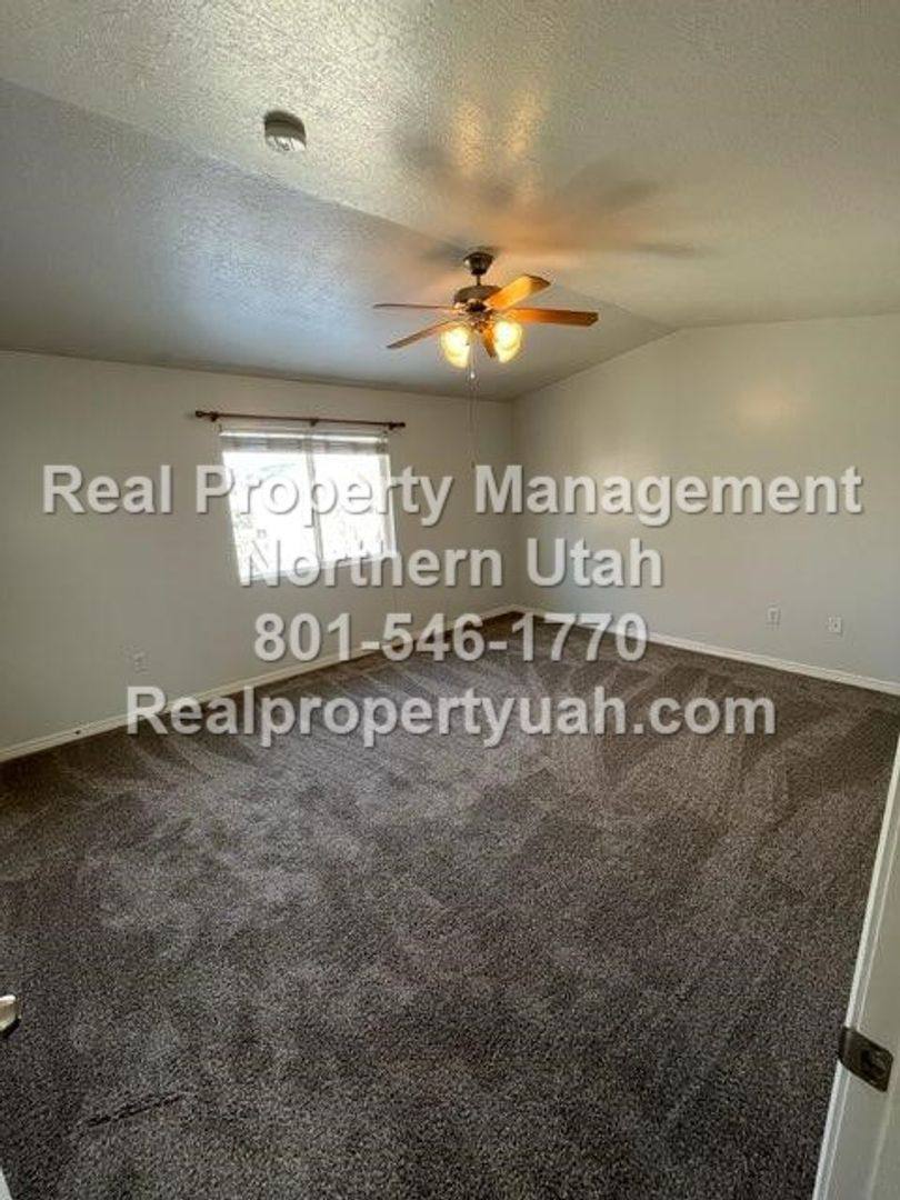 Townhouse for rent at 652 W 800 N, Clearfield, UT 84015
