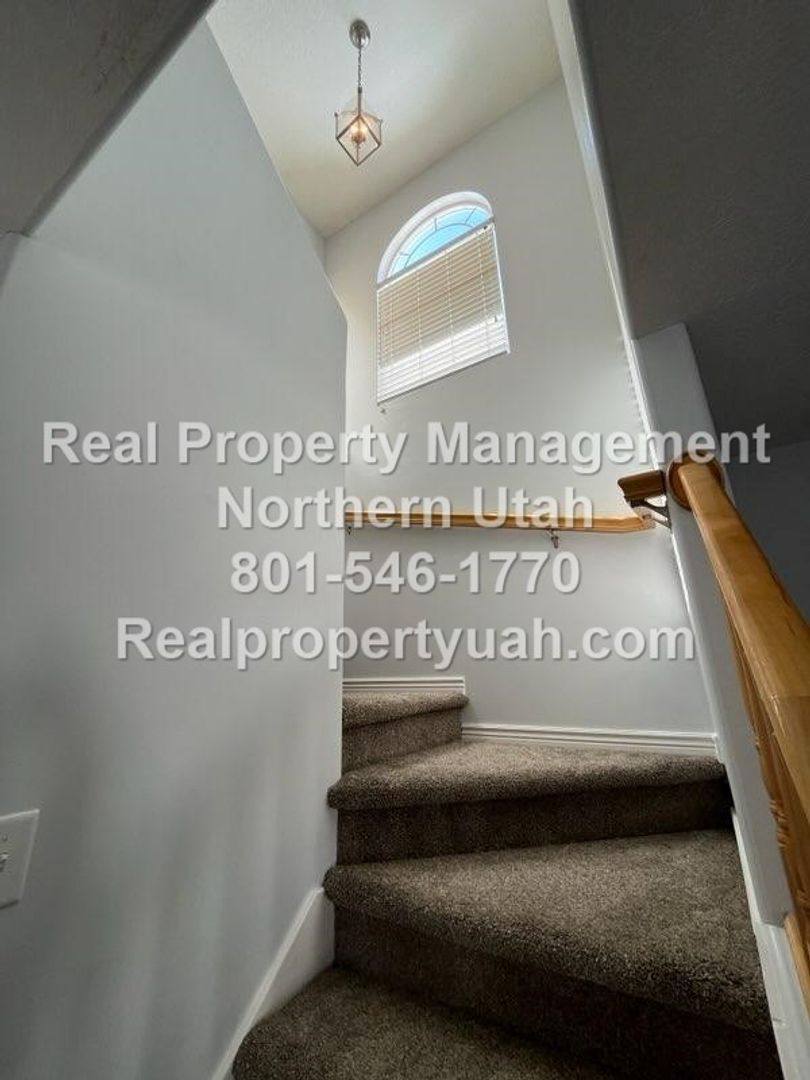 Townhouse for rent at 652 W 800 N, Clearfield, UT 84015