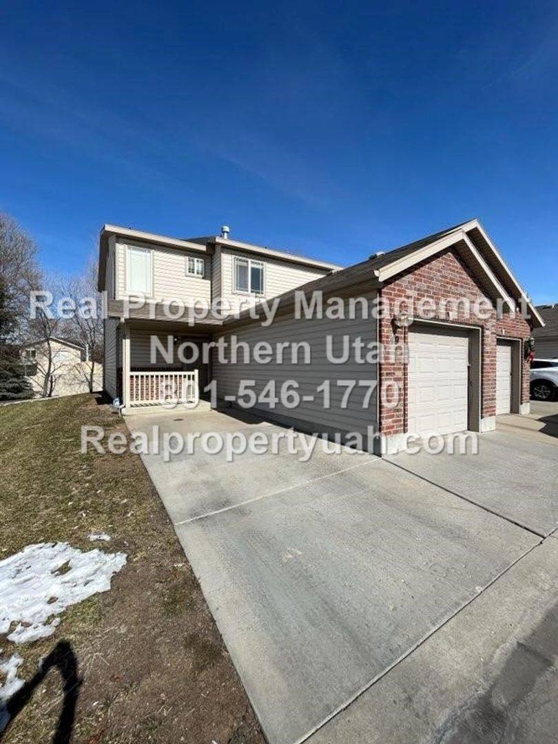 Townhouse for rent at 652 W 800 N, Clearfield, UT 84015