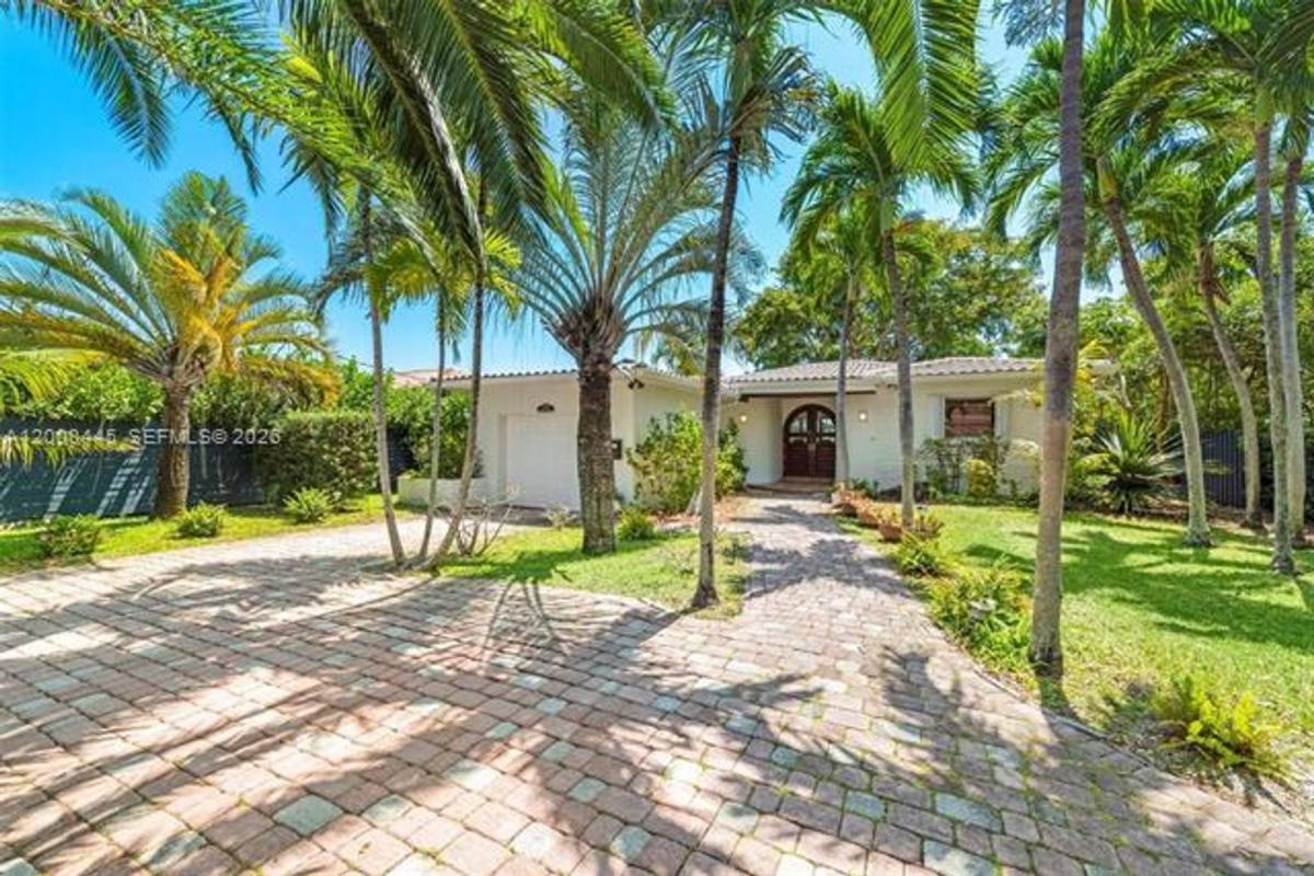 House for rent at 540 S Shore Dr, Miami Beach, FL 33141