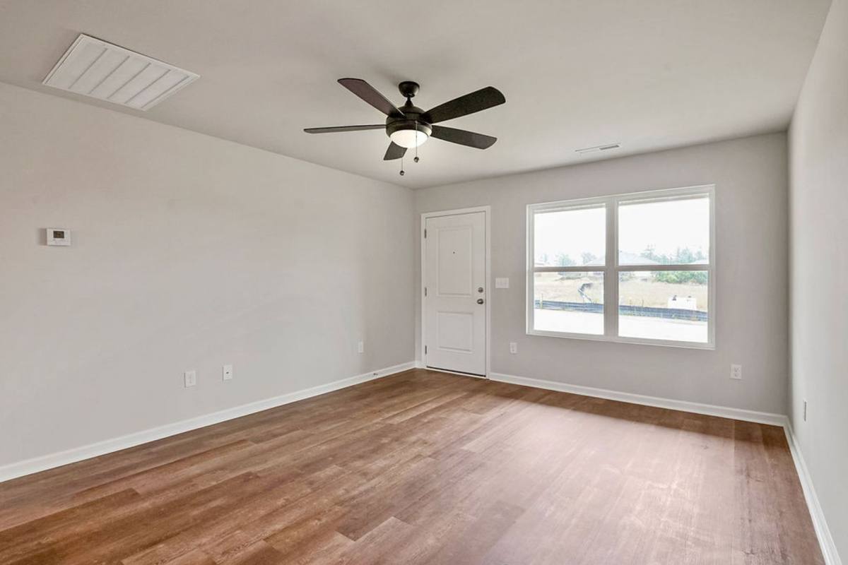 House for rent at 817 Ashford Dr, Calera, AL 35040