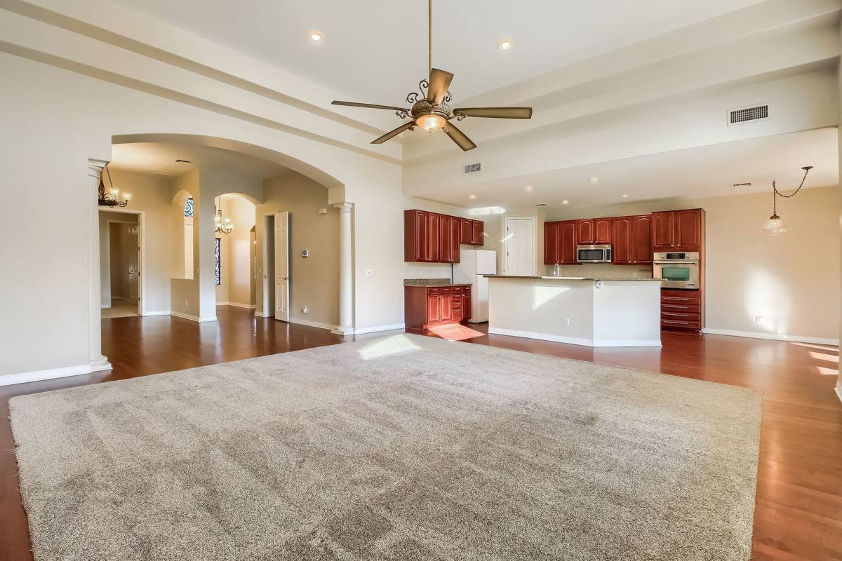 House for rent at 9007 S 10th Dr, Phoenix, AZ 85041
