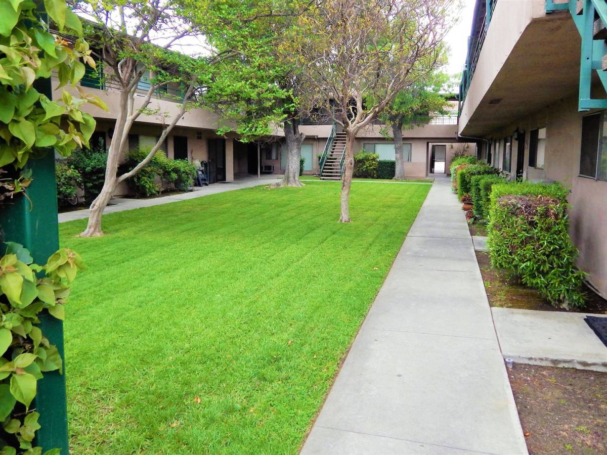 Apartment for rent at 479 E Richland St, Upland, CA 91786