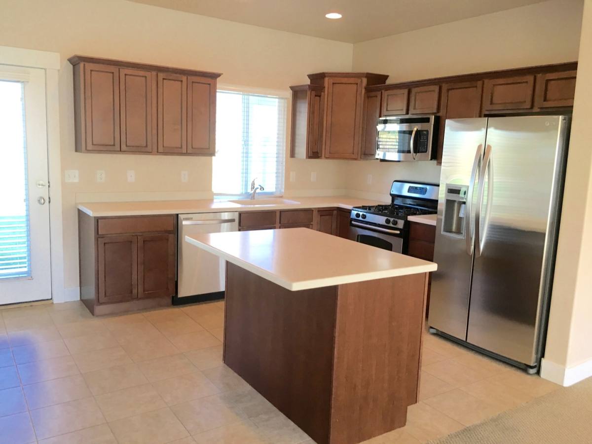 Townhouse for rent at 1077 Quarry View Way, Sandy, UT 84094