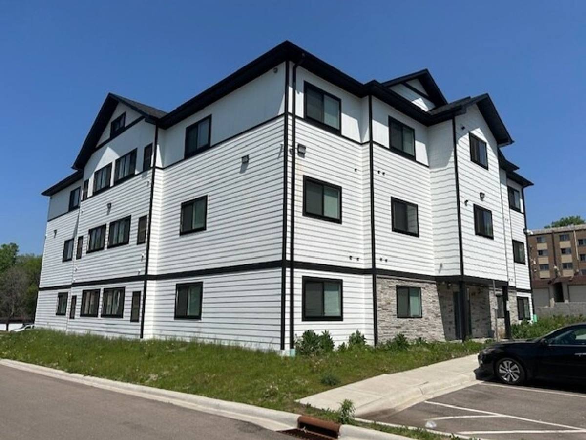 Apartment for rent at 1922 Wilson Ave, Saint Paul, MN 55119