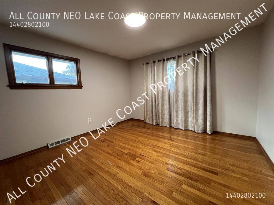 House for rent at 9953 Shady Lane, Cleveland, OH 44144