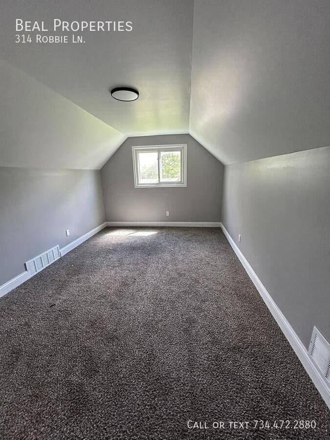 House for rent at 314 Robbie Lane, Flint, MI 48505