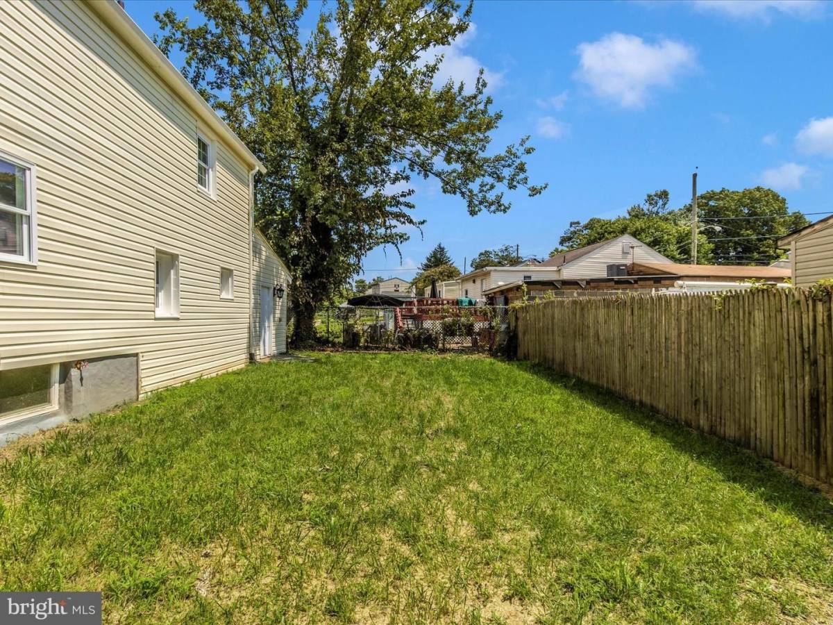 Apartment for rent at 903 Minna Ave, Capitol Heights, MD 20743