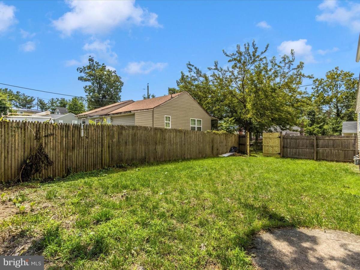 Apartment for rent at 903 Minna Ave, Capitol Heights, MD 20743