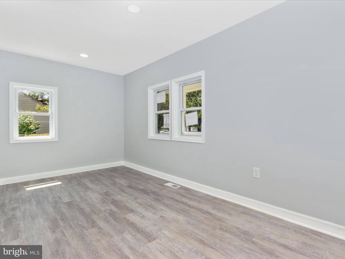 Apartment for rent at 903 Minna Ave, Capitol Heights, MD 20743