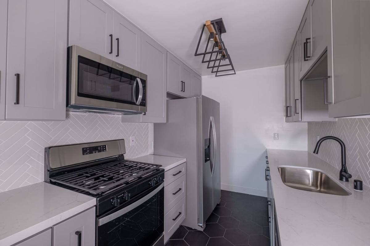 Apartment for rent at 17901 Crenshaw Blvd, Torrance, CA 90504