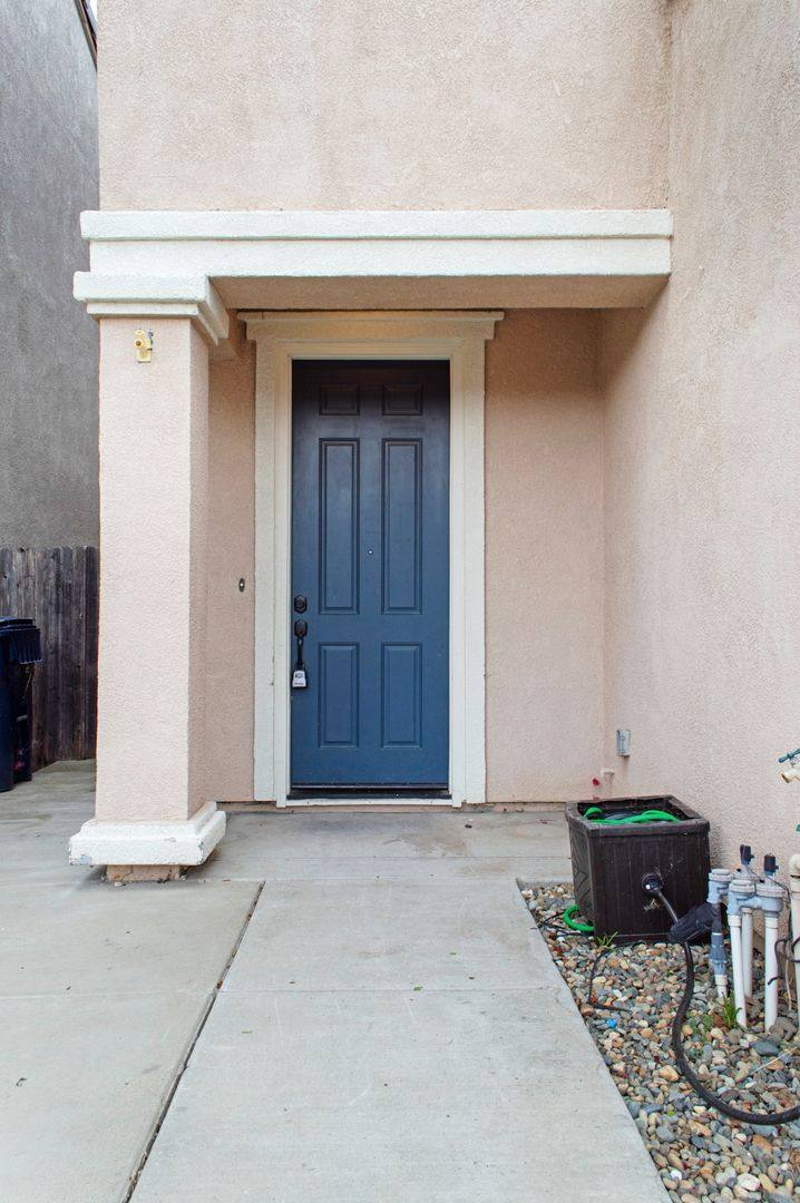 House for rent at 3249 Torrance Ave, Sacramento, CA 95822
