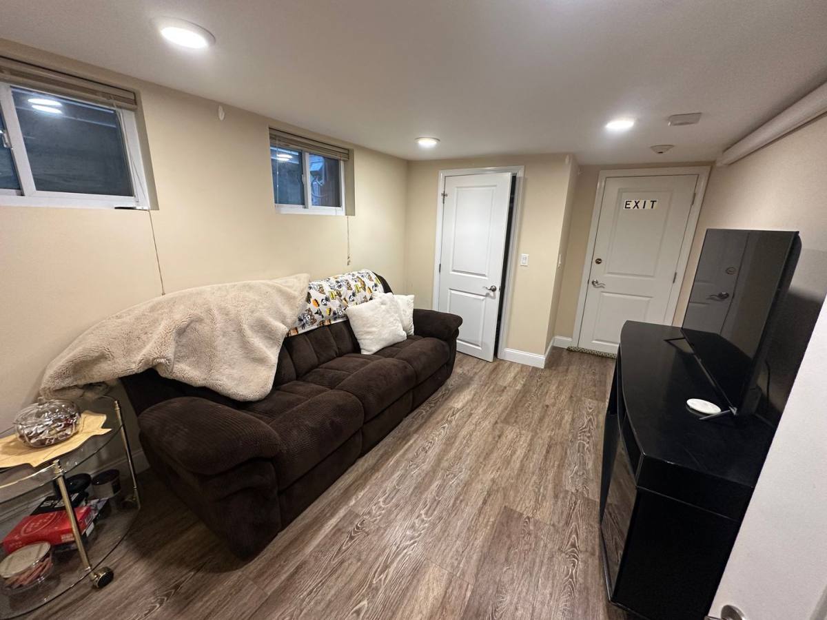 Apartment for rent at 391-393 Washington St, Somerville, MA 02143