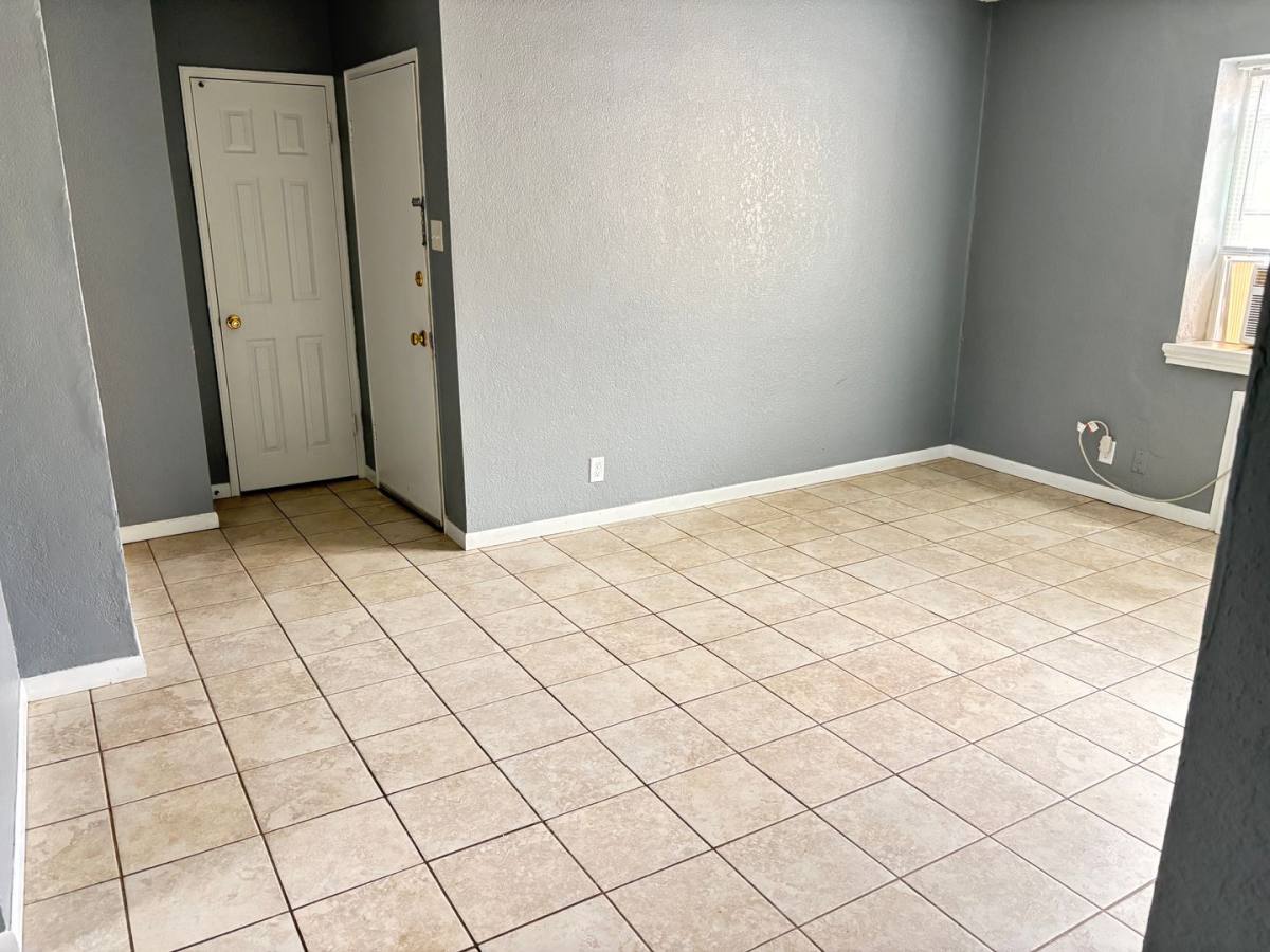 Apartment for rent at 2222 Hoagland Ave, Fort Wayne, IN 46808