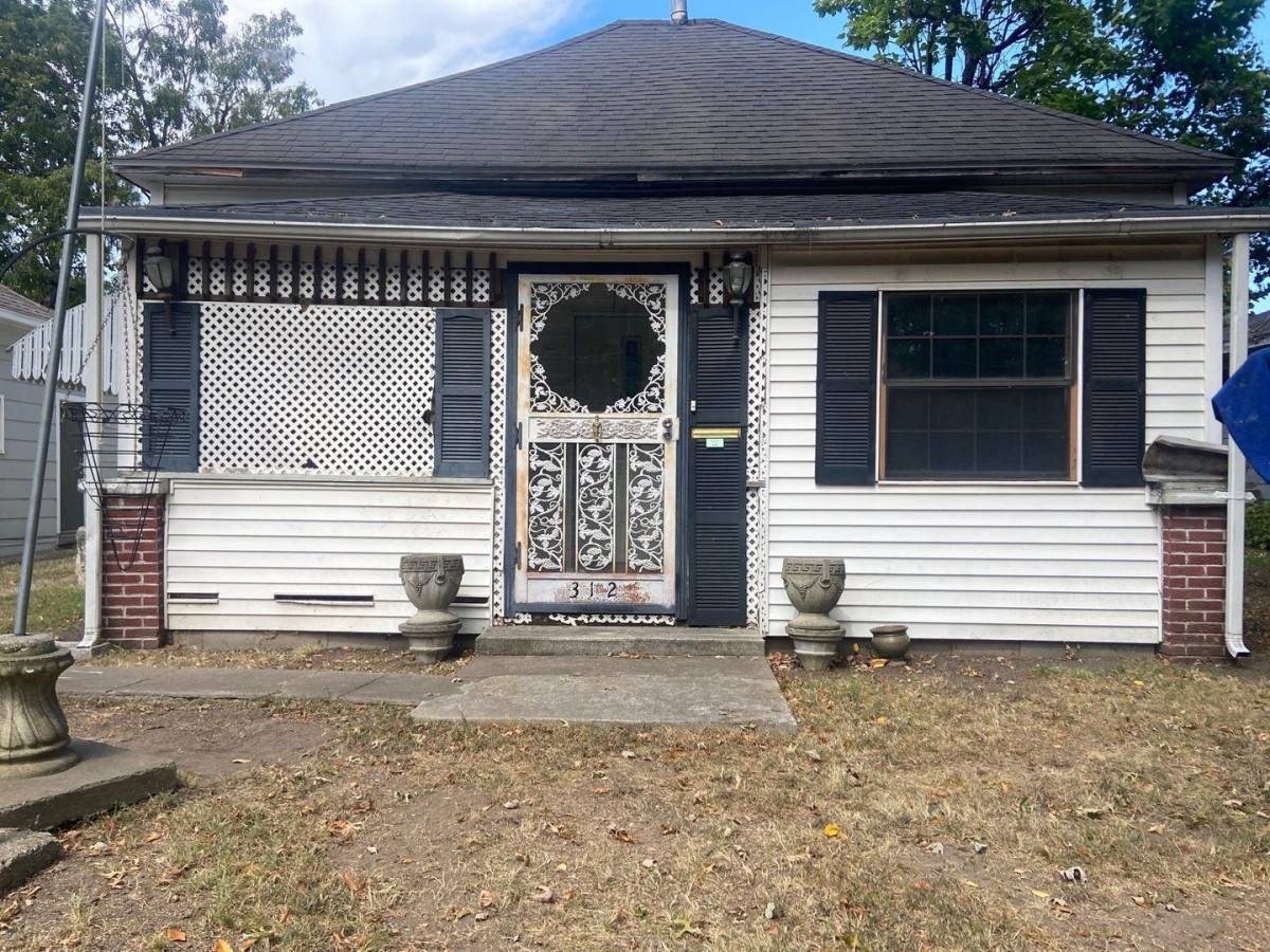 House for rent at 312 W Martin Ave, Pittsburg, KS 66762